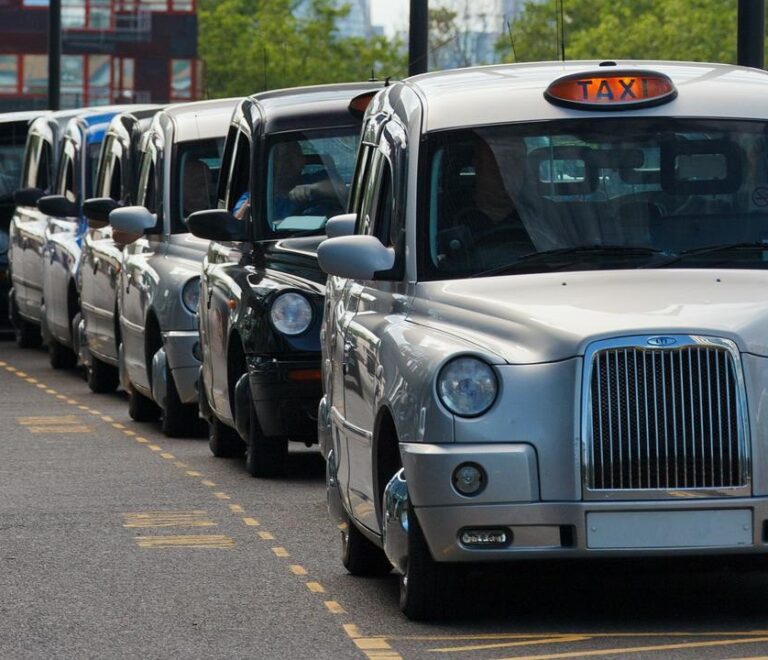 Pre book minicab service in London